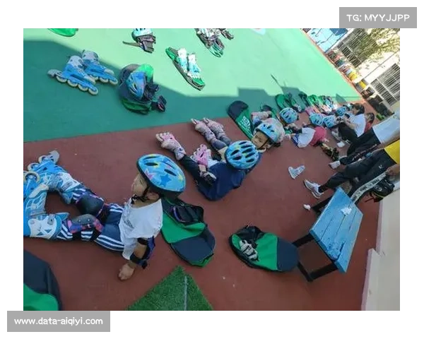 厦门滨城幼儿园小选手学习传球接球与跑位技巧